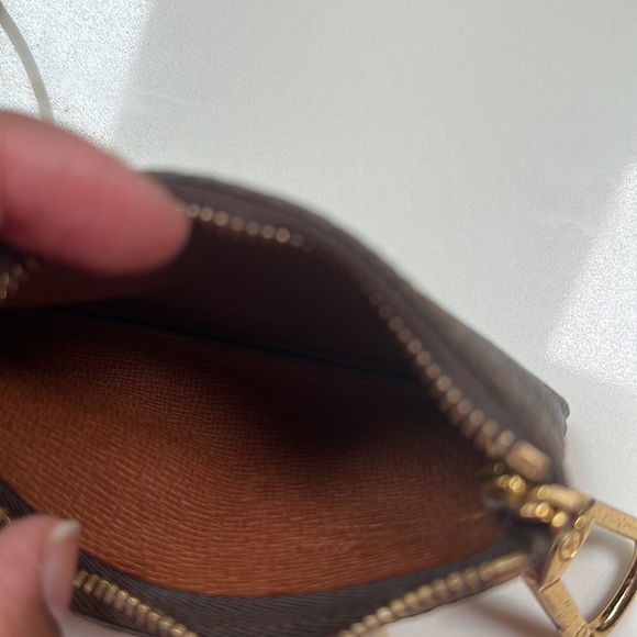 Louis Vuitton Authentic Vintage Key and Card Holder - Picture 5 of 7